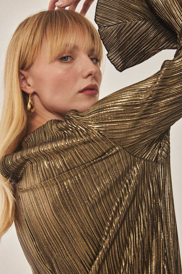 שמלת מיני פליסה שרוולי פעמון LIGHT שחור זהב