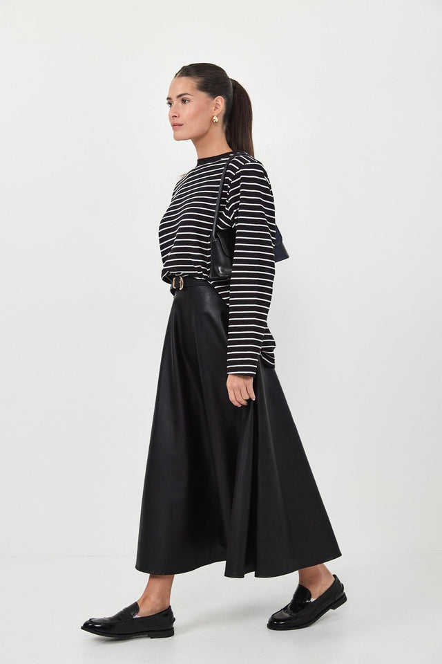 חצאית רוקפור דמוי עור בגזרת A שחורה