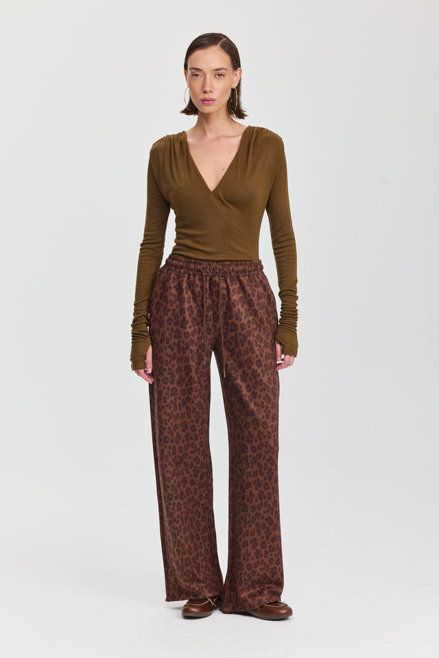 חולצת ריזוטו מפתח וי כיווצים בכתפיים שרוולים ארוכים זית