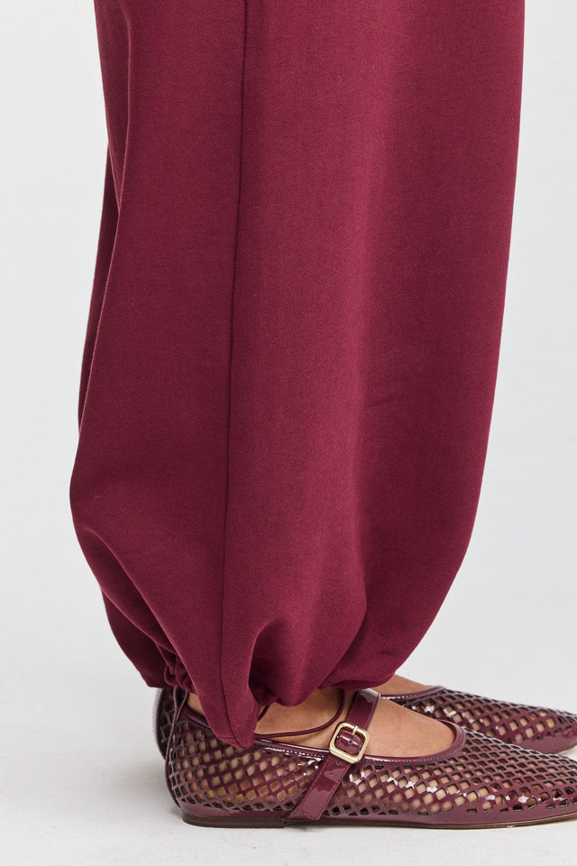 מכנסי קראמבל סווטשירט מתרחבים דיטייל מחויט בורגנדי