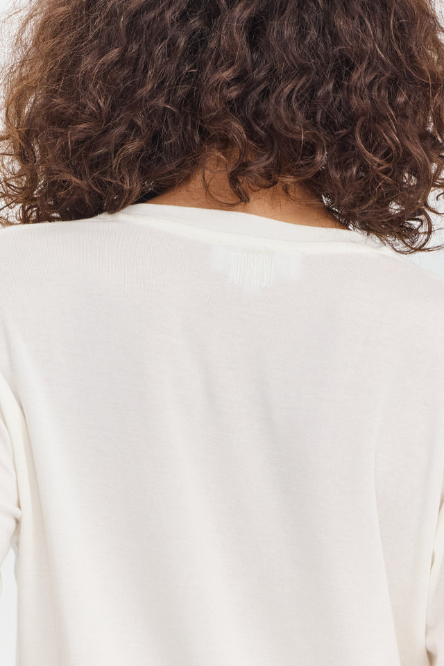 חולצת קוקיז מפתח וי לבנה