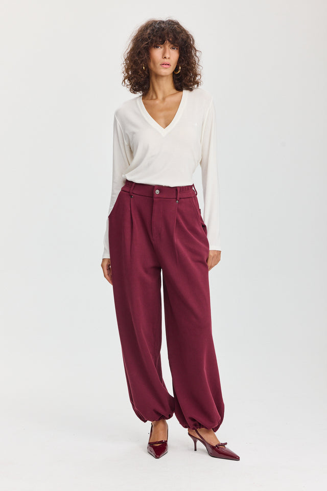 מכנסי קראמבל סווטשירט מתרחבים דיטייל מחויט בורגנדי