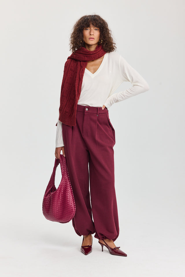 חולצת קוקיז מפתח וי לבנה