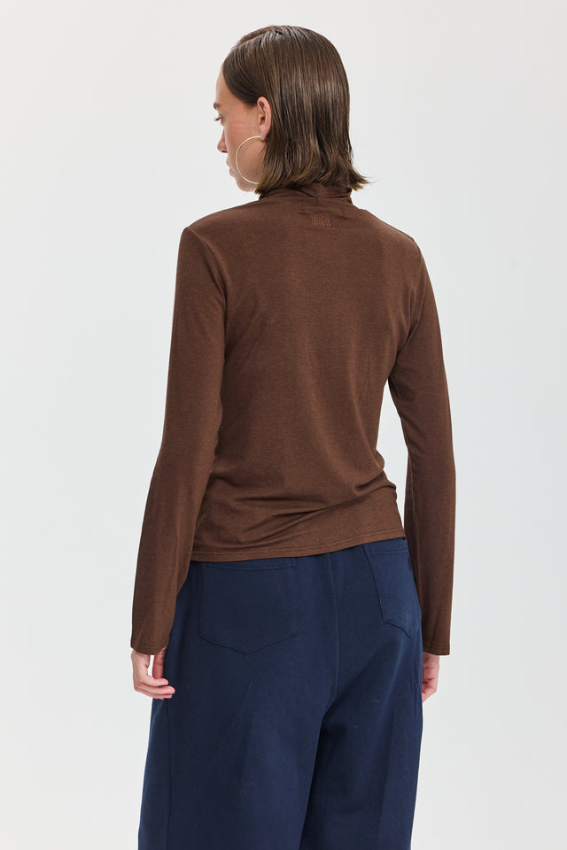 חולצת מיסו גולף חום שוקולד