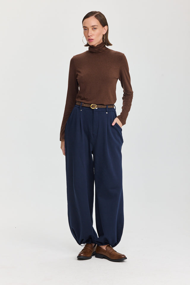 מכנסי קראמבל סווטשירט מתרחבים דיטייל מחויט נייבי