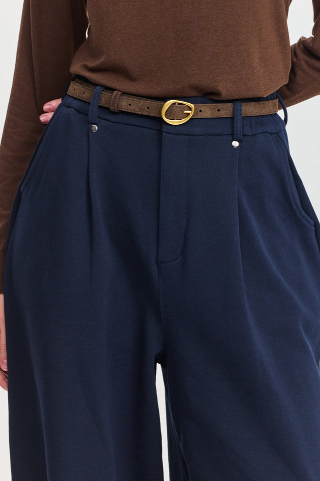 מכנסי קראמבל סווטשירט מתרחבים דיטייל מחויט נייבי