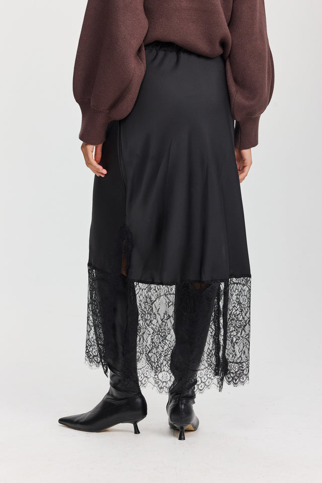 חצאית סאטן גאנאש תחרה שחורה