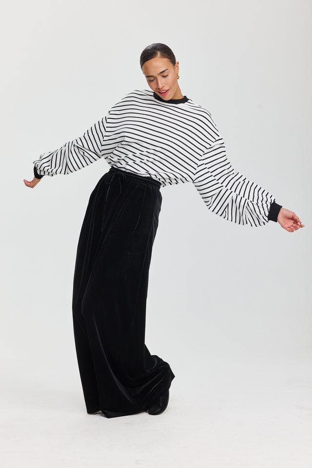 מכנסי ספיריט מתרחבים קטיפה דיטייל מחוייט שחור