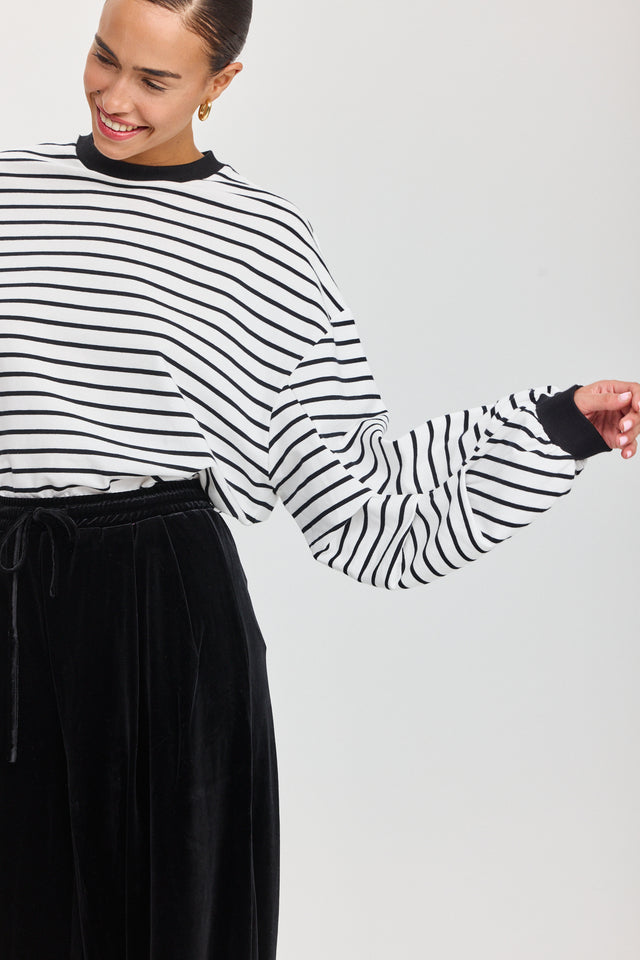 סווטשירט פודינג שרוולים תפוחים פסים שחור לבן