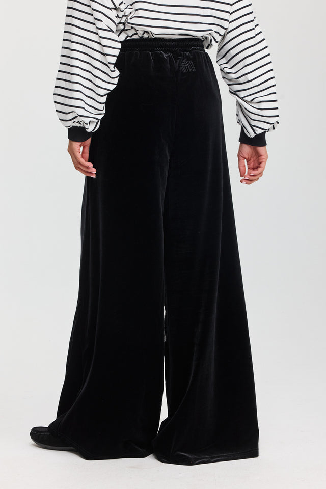 מכנסי ספיריט מתרחבים קטיפה דיטייל מחוייט שחור