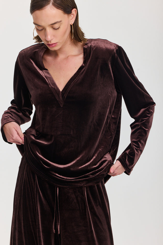 חולצת פנקייק קטיפה כריות נשלפות מפתח וי ארוכה חום שוקולד