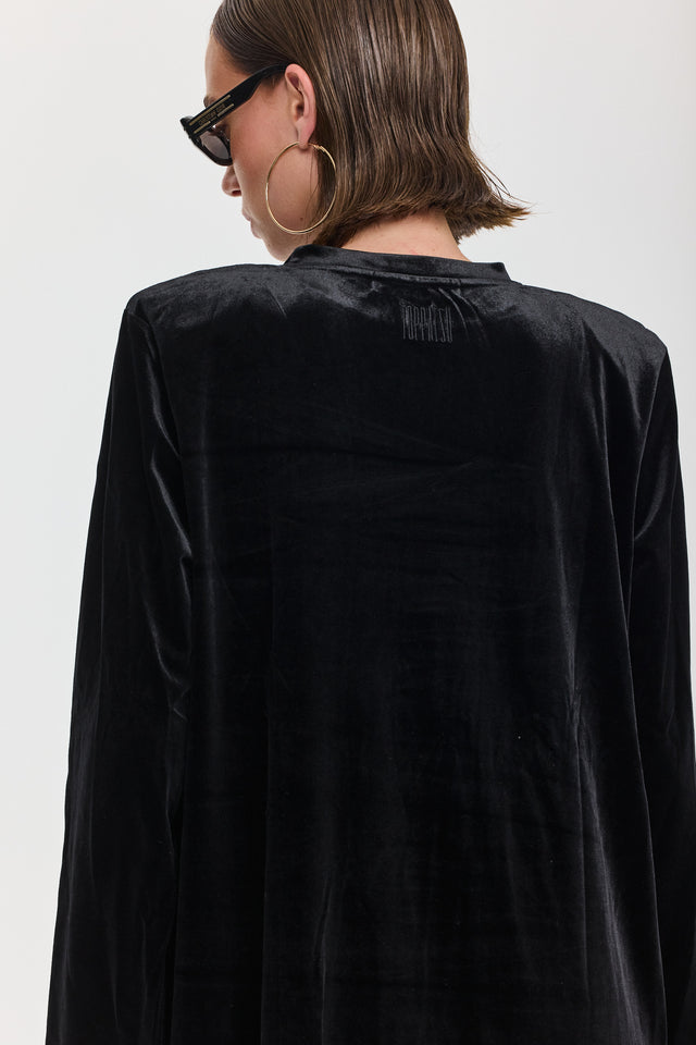 שמלת קטיפה מדמואזל מידי כריות כתפיים נשלפות שחורה