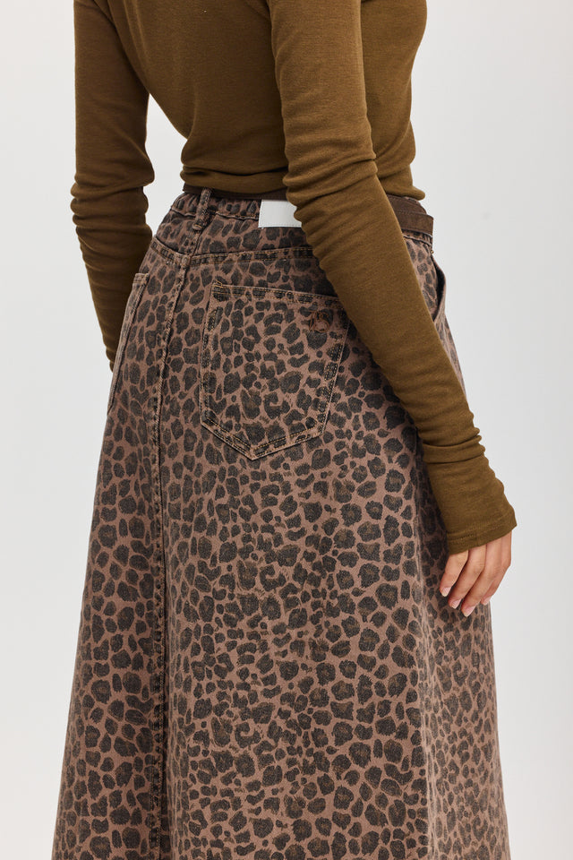 חצאית ג'ינס קמפרי A כפתורים מנומרת