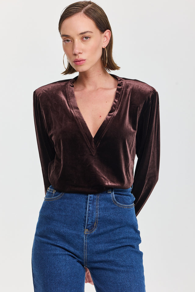 חולצת פנקייק קטיפה כריות נשלפות מפתח וי ארוכה חום שוקולד