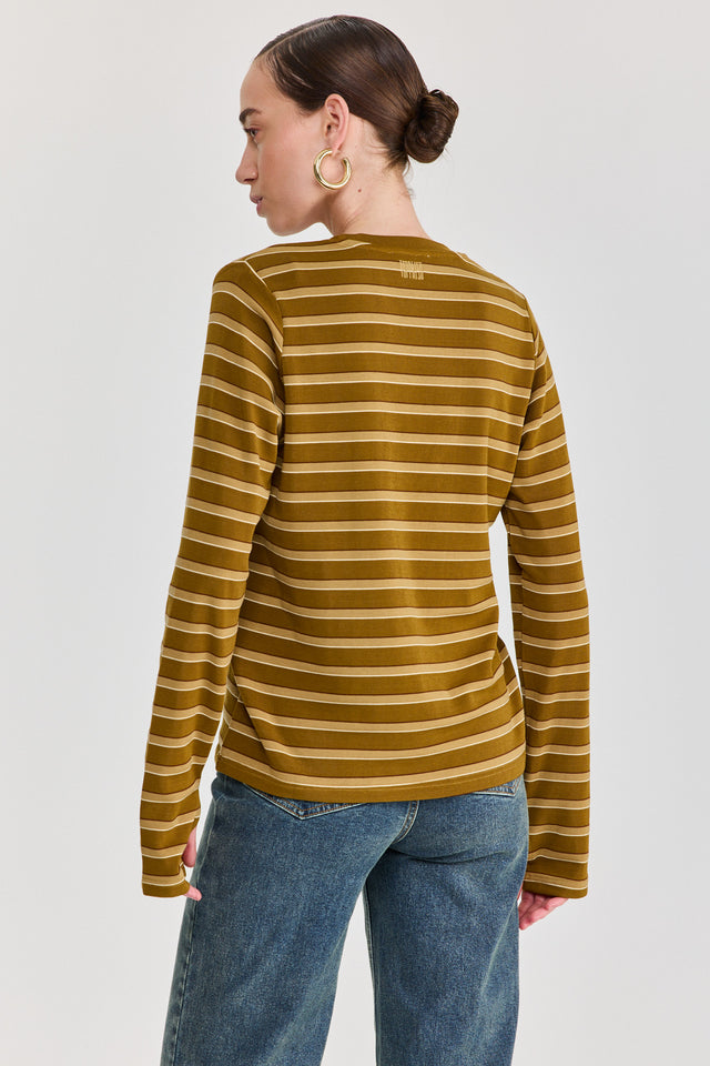 חולצת קוקיז מפתח וי שרוולים ארוכים פסים ירוק חום