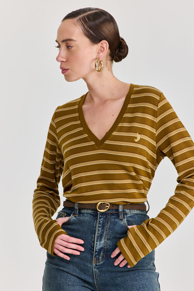 חולצת קוקיז מפתח וי שרוולים ארוכים פסים ירוק חום