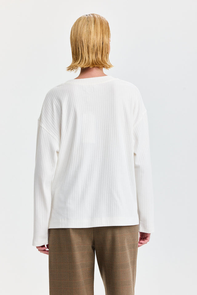 חולצת ספייסי ריב ארוכה לבנה