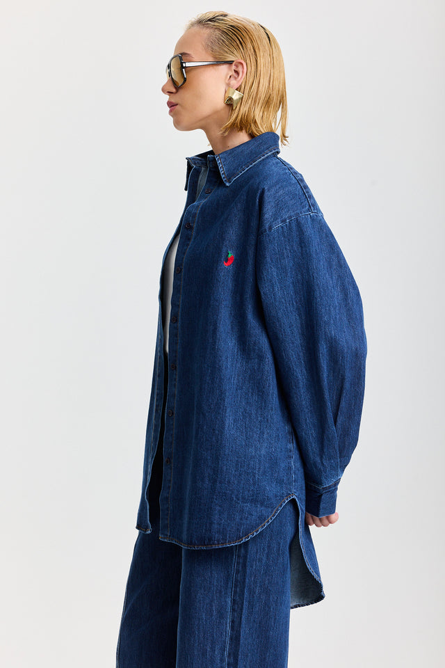 חולצת קרדיגן ג'ינס בויפרנד ספייסי מכופתרת כחול כהה