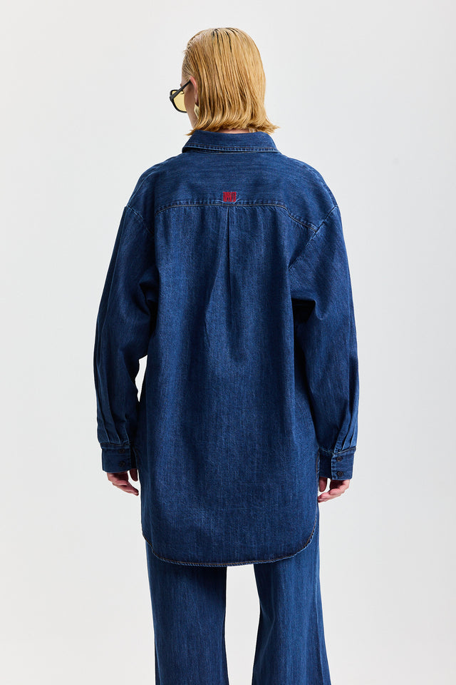 חולצת קרדיגן ג'ינס בויפרנד ספייסי מכופתרת כחול כהה