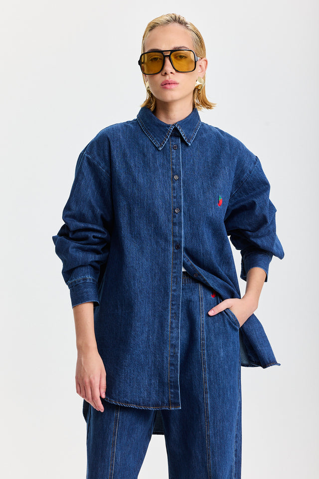 חולצת קרדיגן ג'ינס בויפרנד ספייסי מכופתרת כחול כהה