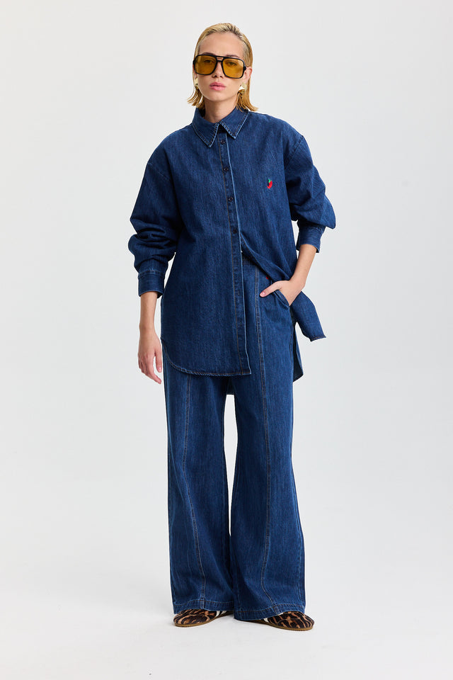 חולצת קרדיגן ג'ינס בויפרנד ספייסי מכופתרת כחול כהה