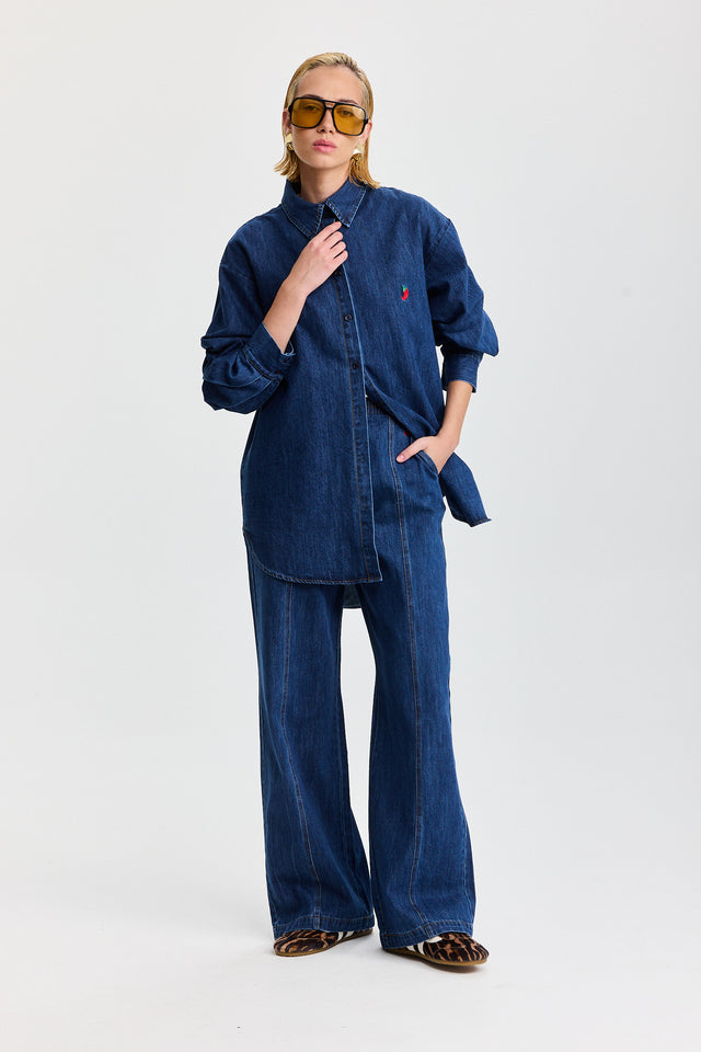 חולצת קרדיגן ג'ינס בויפרנד ספייסי מכופתרת כחול כהה