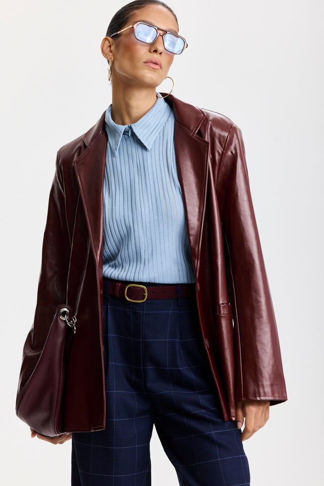 בלייזר קרק פאי דמוי עור מחוייט בורגנדי