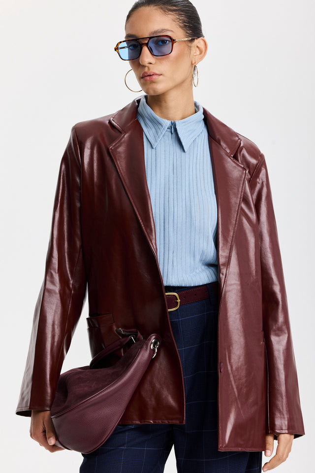 בלייזר קרק פאי דמוי עור מחוייט בורגנדי