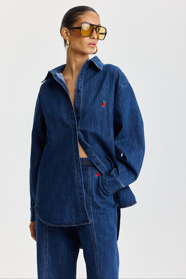 חולצת קרדיגן ג'ינס בויפרנד ספייסי מכופתרת כחול כהה