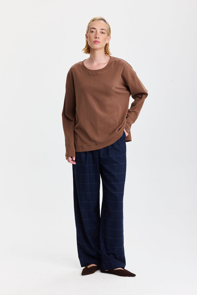 חולצת ספייסי ריב ארוכה חום שוקולד