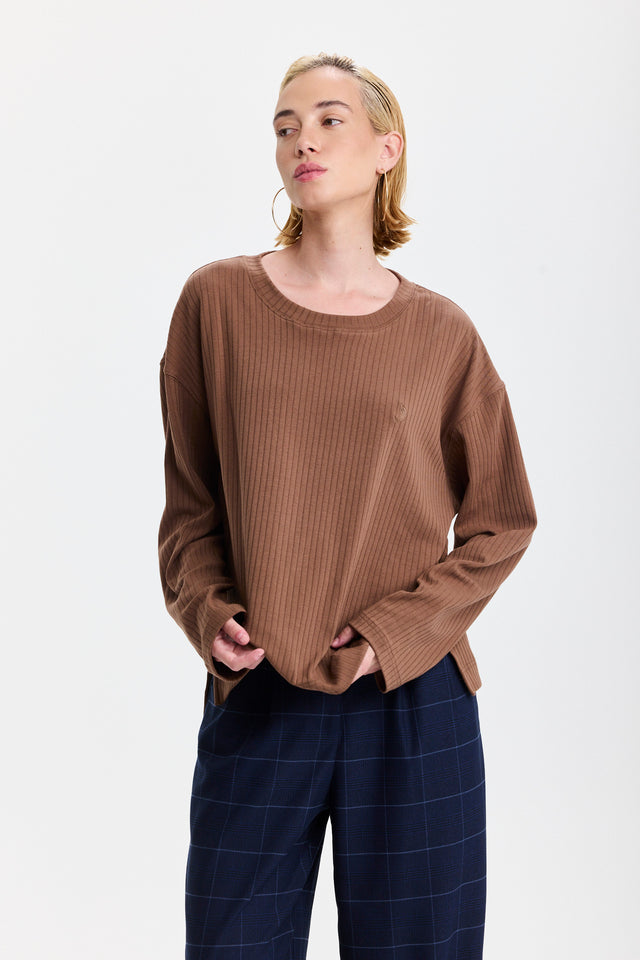 חולצת ספייסי ריב ארוכה חום שוקולד