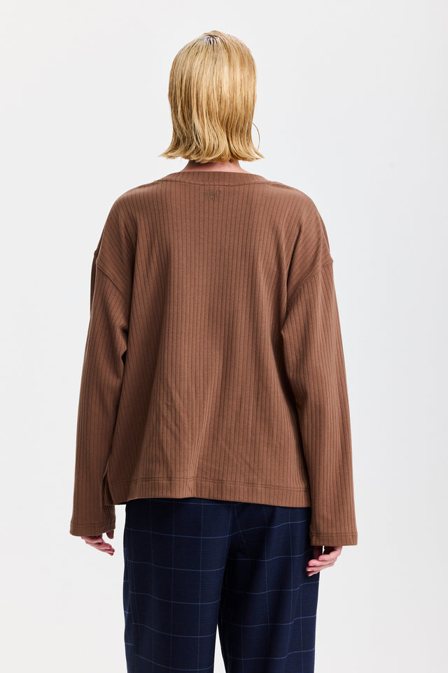 חולצת ספייסי ריב ארוכה חום שוקולד