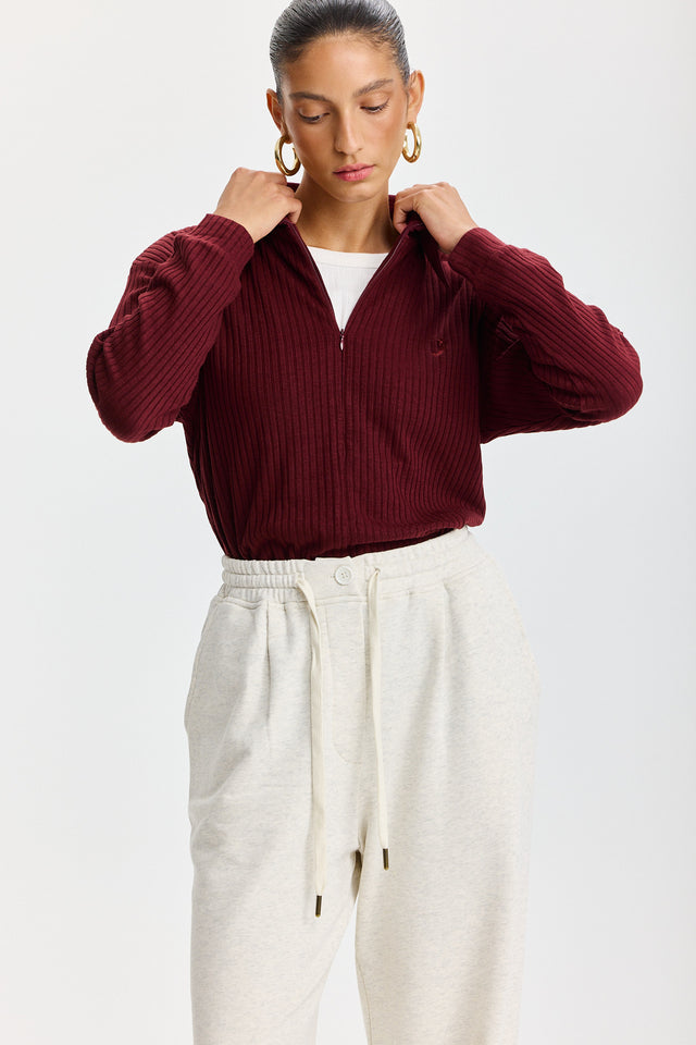 חולצת זיפר וונט ספייסי סריג בורגנדי