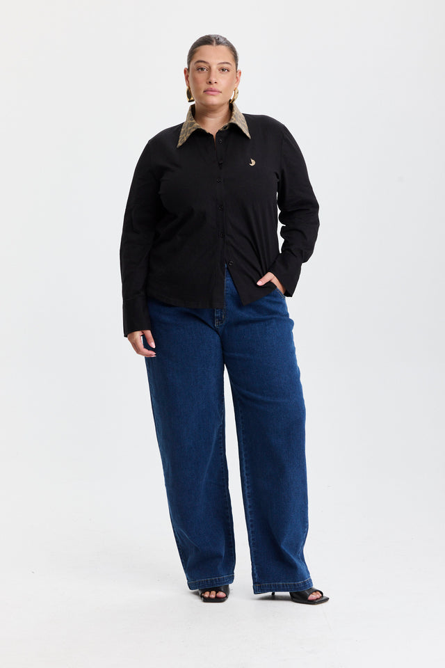 חולצה מכופתרת ספייסי ארוכה שחורה צווארון מנומר