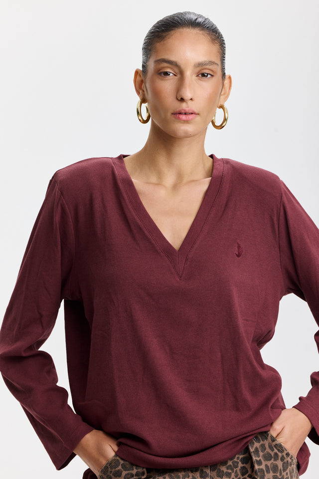 חולצת פנקייק מפתח וי שרוולים ארוכים וכריות נשלפות בורגנדי