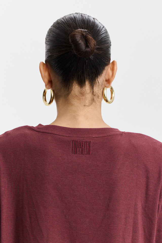 חולצת פנקייק מפתח וי שרוולים ארוכים וכריות נשלפות בורגנדי