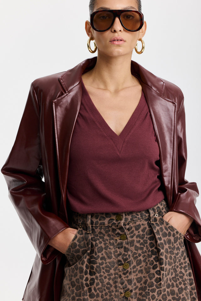 חולצת פנקייק מפתח וי שרוולים ארוכים וכריות נשלפות בורגנדי