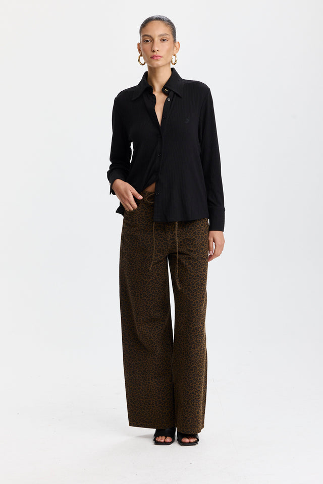 חולצה מכופתרת פינה קולדה ספייסי ארוכה שחורה