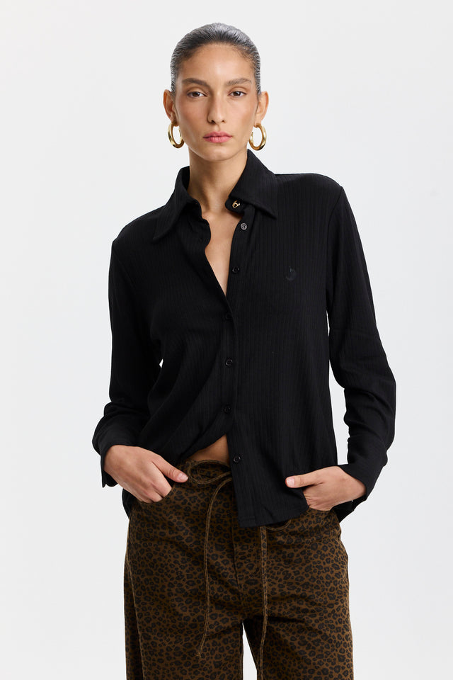 חולצה מכופתרת פינה קולדה ספייסי ארוכה שחורה