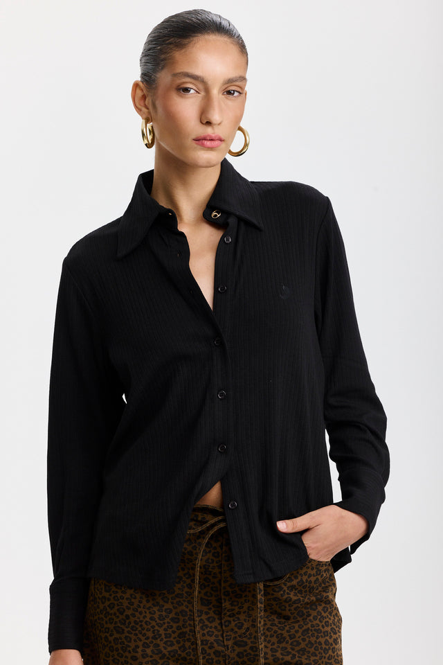 חולצה מכופתרת פינה קולדה ספייסי ארוכה שחורה