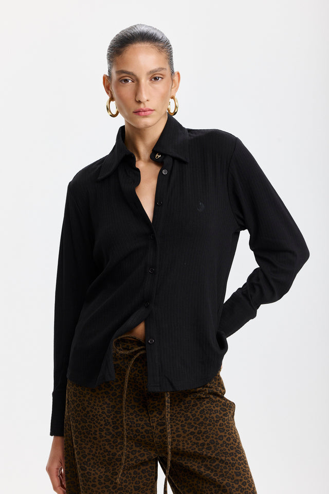 חולצה מכופתרת פינה קולדה ספייסי ארוכה שחורה