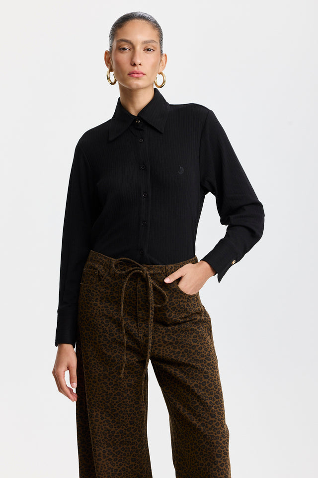 חולצה מכופתרת פינה קולדה ספייסי ארוכה שחורה