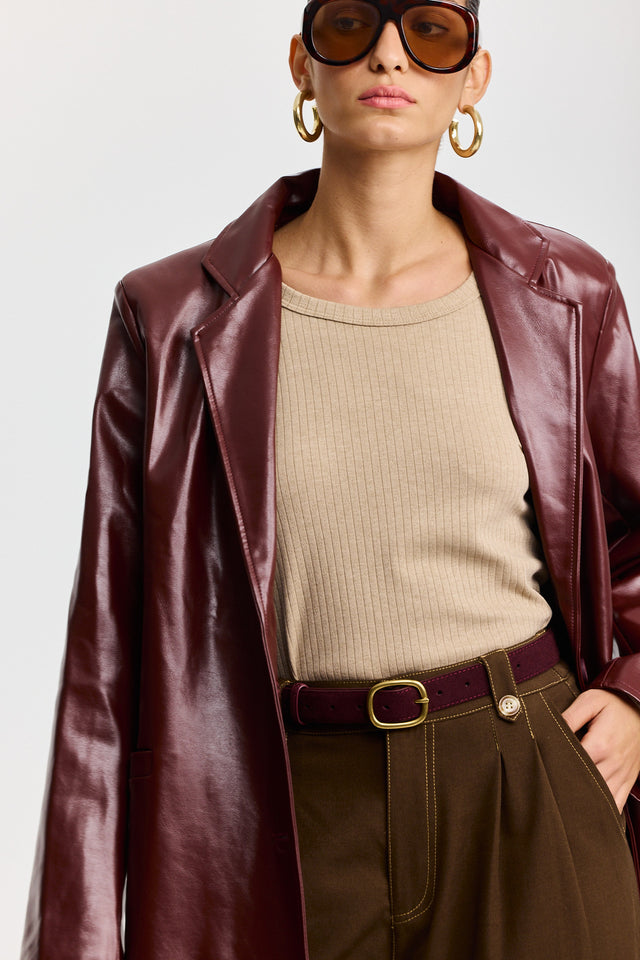 בלייזר קרק פאי דמוי עור מחוייט בורגנדי