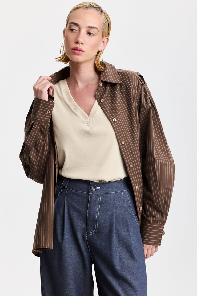 חולצת פנקייק מפתח וי שרוולים ארוכים וכריות נשלפות אבן