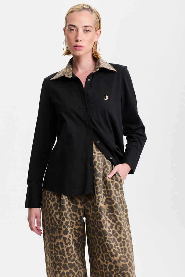 חולצה מכופתרת ספייסי ארוכה שחורה צווארון מנומר