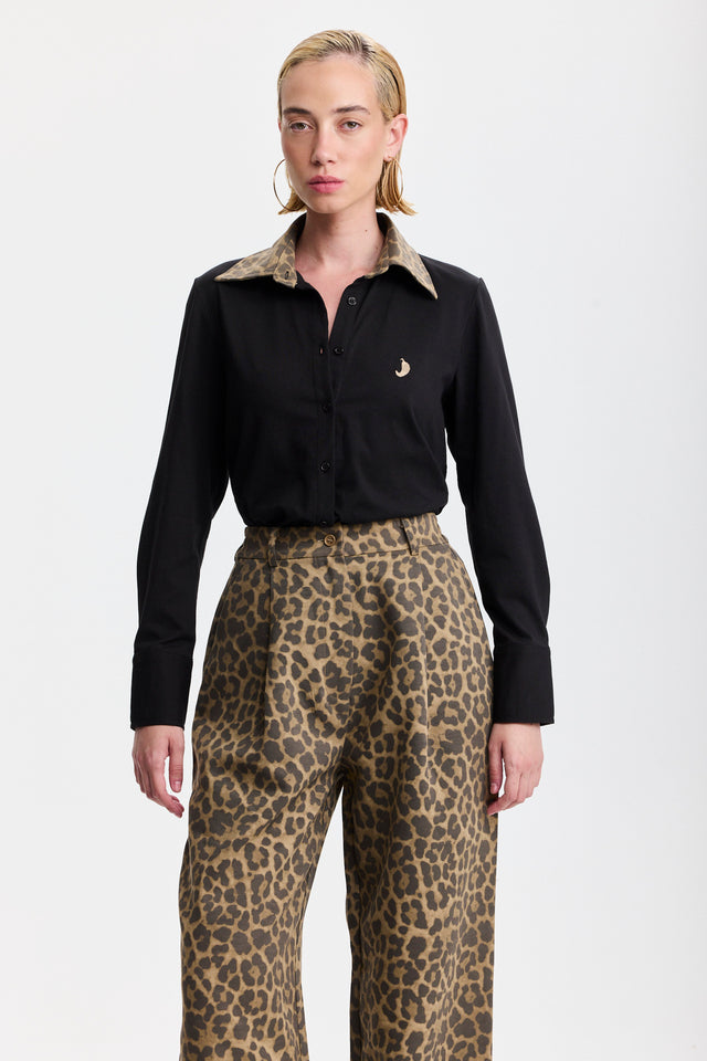 חולצה מכופתרת ספייסי ארוכה שחורה צווארון מנומר