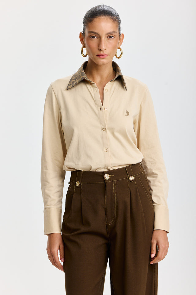 חולצה מכופתרת ספייסי ארוכה שמנת צווארון מנומר