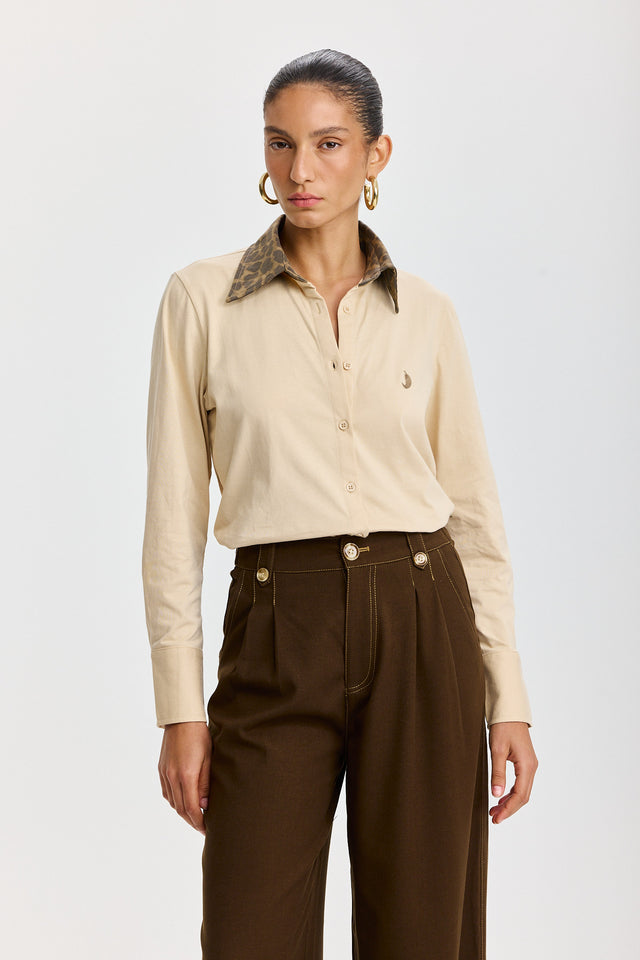 חולצה מכופתרת ספייסי ארוכה שמנת צווארון מנומר