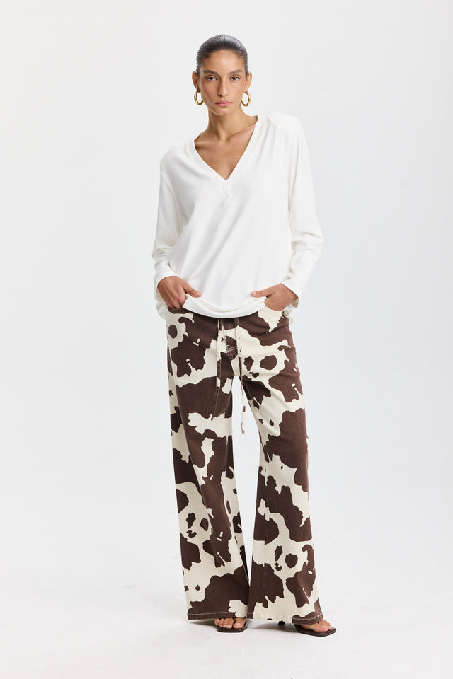 חולצת פנקייק מפתח וי שרוולים ארוכים וכריות נשלפות לבן