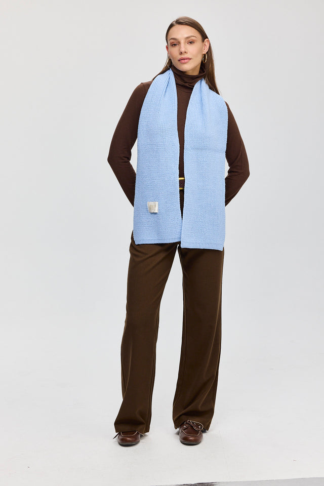 צעיף סרוג תכלת